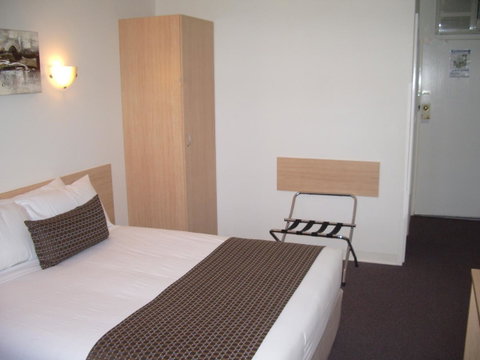 Aviators Lodge - South Australia Travel 21