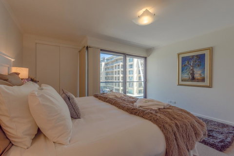 Lights Landing Penthouse - South Australia Travel 13