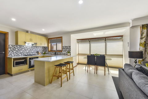 City Four Apartment - South Australia Travel 0