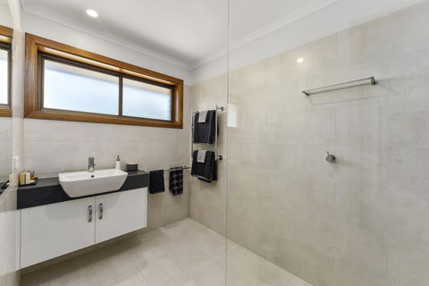 City Four Apartment - South Australia Travel 4