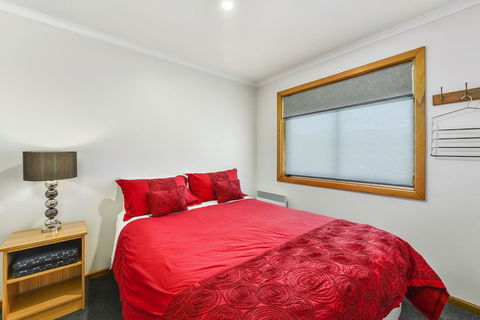 City Four Apartment - South Australia Travel 5