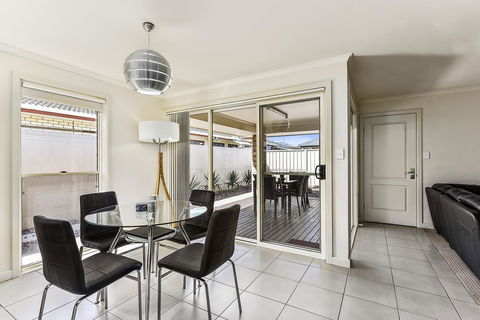 City Fringe Apartment - South Australia Travel 6