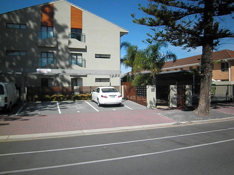 Marco Polo Apartments - South Australia Travel 0