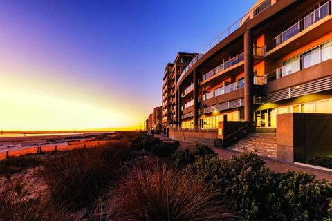 Pier Oceanview Apartment - South Australia Travel 1