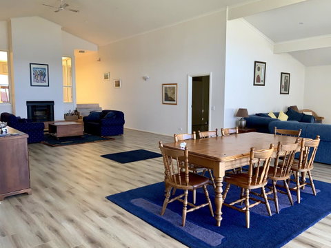 Emu Bay Lodge - South Australia Travel 7