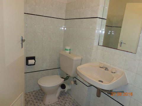 Adelaide Backpackers And Travellers Inn - South Australia Travel 32