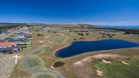Golfers Paradise (18th Tee) - 52 Huntingdale Drive - South Australia Travel 7