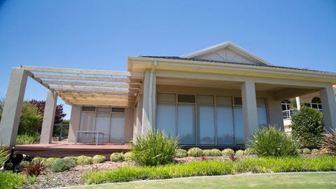 Golfers Paradise (18th Tee) - 52 Huntingdale Drive - South Australia Travel 16
