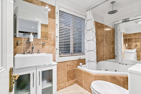 Aldgate Creek Cottage Bed And Breakfast - South Australia Travel 12