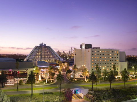 Crown Promenade Perth - South Australia Travel 6