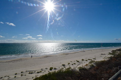 Cottesloe Beachfront Ocean View Apartment - South Australia Travel 8