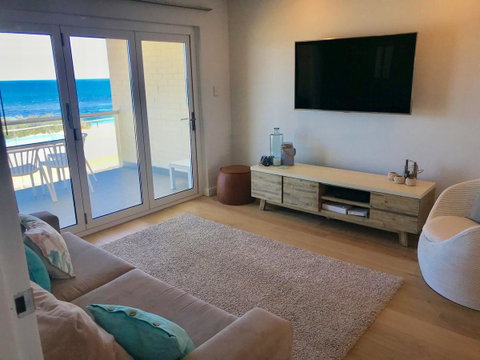 Cottesloe Beachfront Ocean View Apartment - South Australia Travel 6