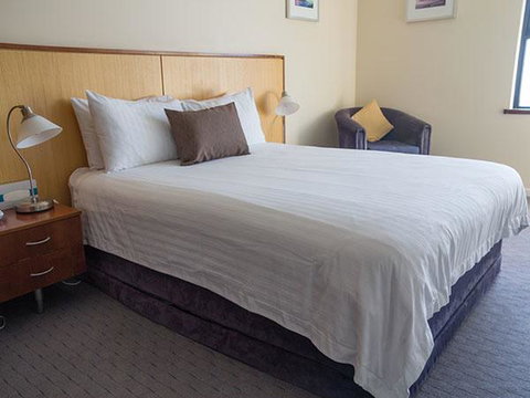 Ocean Beach Hotel - South Australia Travel 0