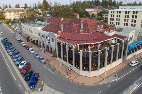 Ocean Beach Hotel - South Australia Travel 3