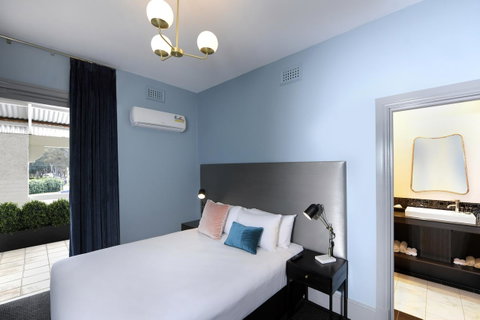 The Stirling Arms Hotel - South Australia Travel 25