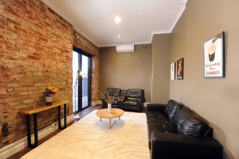 The Stirling Arms Hotel - South Australia Travel 31