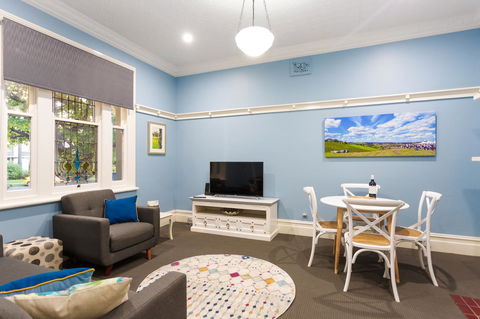 Blue Door Apartments - South Australia Travel 2