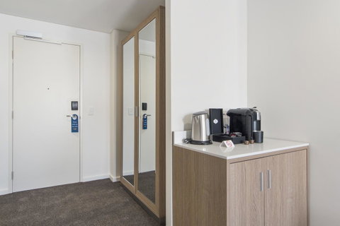 Metro Hotel Perth - South Australia Travel 1