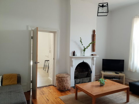 Captain\'s Heritage Cottage - Central Fremantle 2 Bedroom Historic Cottage - South Australia Travel 10