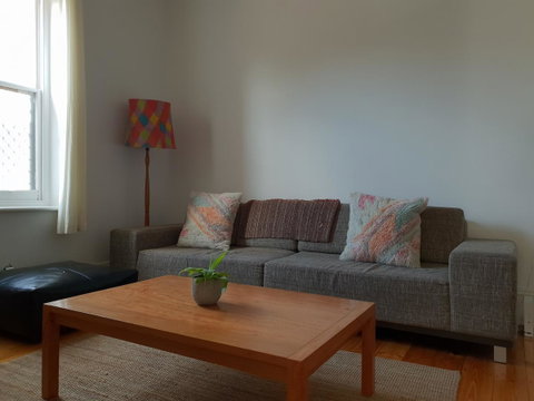 Captain\'s Heritage Cottage - Central Fremantle 2 Bedroom Historic Cottage - South Australia Travel 9