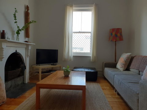 Captain\'s Heritage Cottage - Central Fremantle 2 Bedroom Historic Cottage - South Australia Travel 2