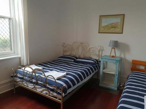 Captain\'s Heritage Cottage - Central Fremantle 2 Bedroom Historic Cottage - South Australia Travel 6