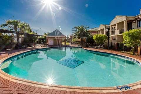 Country Comfort Perth - South Australia Travel 38