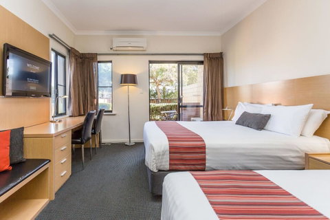 Country Comfort Perth - South Australia Travel 32
