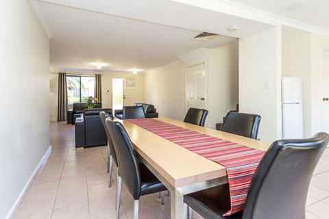 Country Comfort Perth - South Australia Travel 18