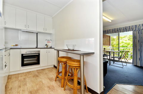 Dolphin Lodge Albany - Self Contained Apartments At Middleton Beach - South Australia Travel 3