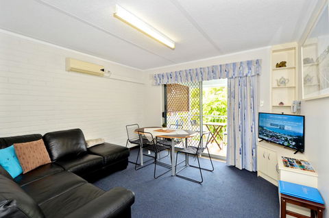 Dolphin Lodge Albany - Self Contained Apartments At Middleton Beach - South Australia Travel 1
