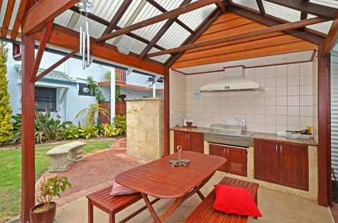 Dolphin Lodge Albany - Self Contained Apartments At Middleton Beach - South Australia Travel 18