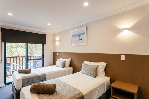 Dolphin Lodge Albany - Self Contained Apartments At Middleton Beach - South Australia Travel 35