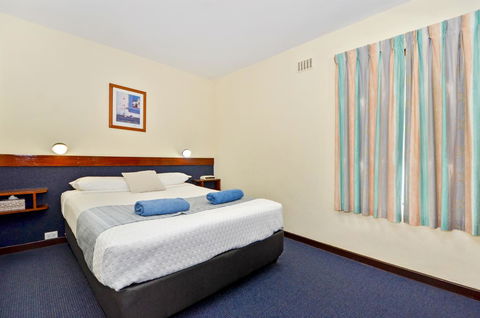 Dolphin Lodge Albany - Self Contained Apartments At Middleton Beach - South Australia Travel 6