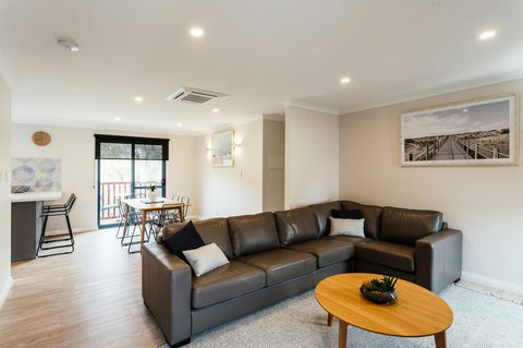 Dolphin Lodge Albany - Self Contained Apartments At Middleton Beach - South Australia Travel 39