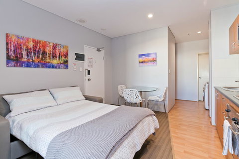 Central City Exclusive Apartments - South Australia Travel 14
