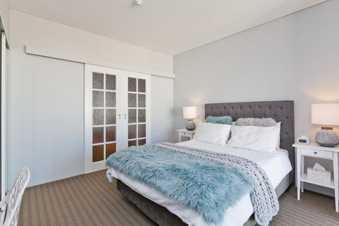 Central City Exclusive Apartments - South Australia Travel 10