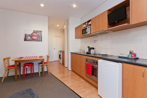 Central City Exclusive Apartments - South Australia Travel 3