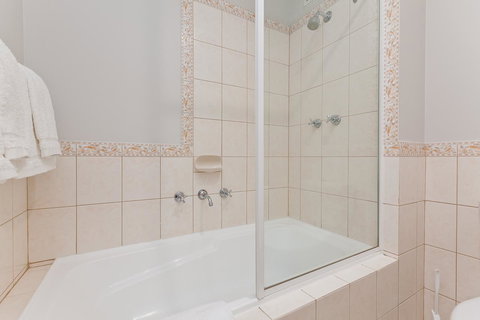 Central City Exclusive Apartments - South Australia Travel 30