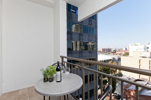 Central City Exclusive Apartments - South Australia Travel 8