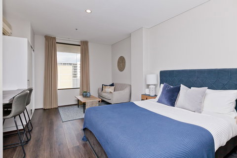 Central City Exclusive Apartments - South Australia Travel 25