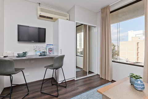 Central City Exclusive Apartments - South Australia Travel 23