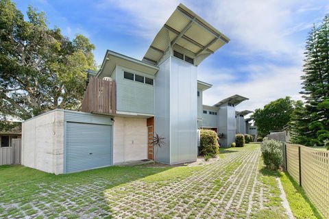 Crescent Head Spa Villa - South Australia Travel 0