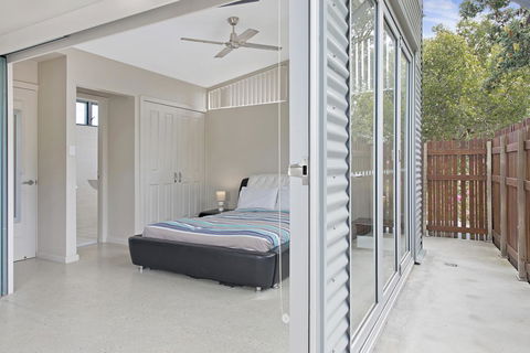 Crescent Head Spa Villa - South Australia Travel 6