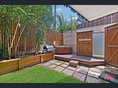 Crescent Head Spa Villa - South Australia Travel 11