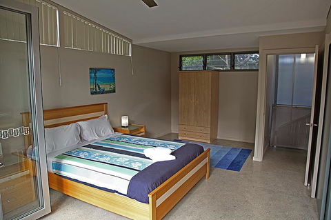 Crescent Head Spa Villa - South Australia Travel 4