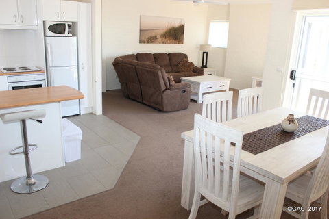 Mollymook Cove Apartments - South Australia Travel 29