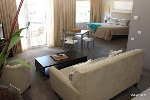Mollymook Cove Apartments - South Australia Travel 19