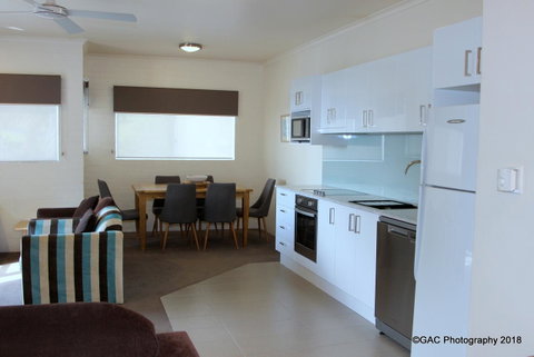 Mollymook Cove Apartments - South Australia Travel 15