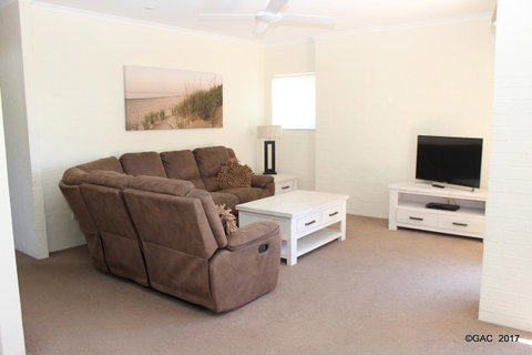 Mollymook Cove Apartments - South Australia Travel 9